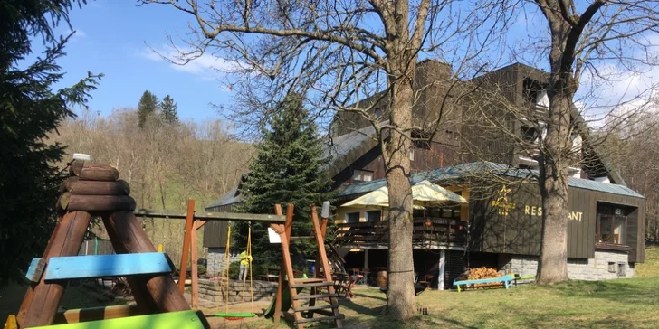 Rodinný hotel v Krkonoších: polopenze, výlety a animační program