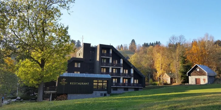 Rodinný hotel v Krkonoších: polopenze, výlety a animační program