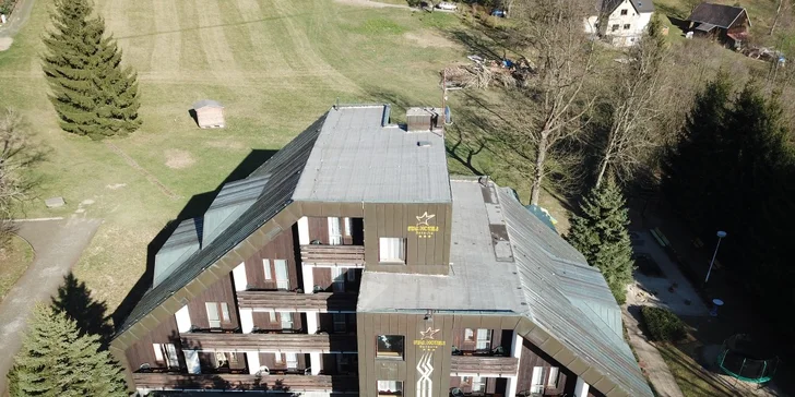 Rodinný hotel v Krkonoších: polopenze, výlety a animační program
