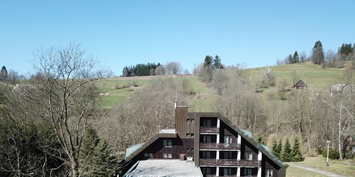 Rodinný hotel v Krkonoších: polopenze, výlety a animační program