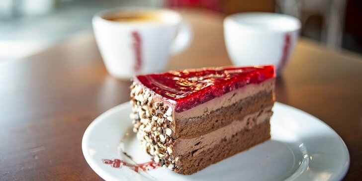 30% sleva na celý sortiment kavárny CrossCafe: sendviče, saláty, káva i dortíky