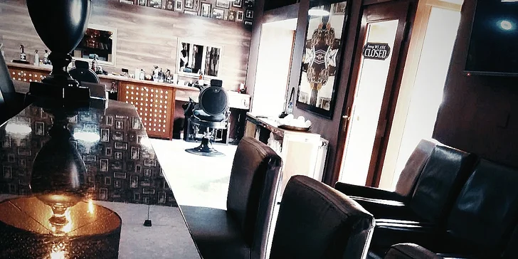 Úprava vousů i klasický střih v Barber Deluxe: mytí, masáž obličeje i opálení chloupků
