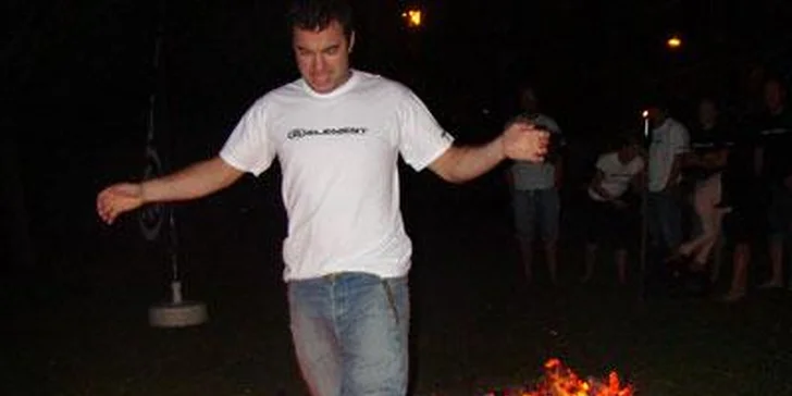 Firewalking – přechod přes žhavé uhlíky - seminář s ubytováním