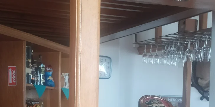 Hovězí burger, hranolky a pivo nebo nealko pro 1 či 2 osoby