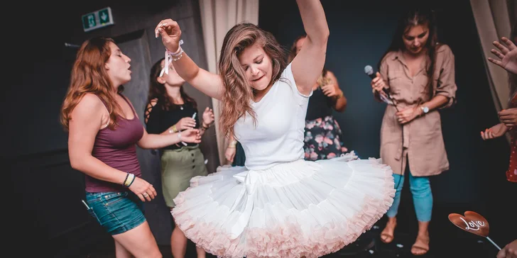 Pronájem VIP místnosti v karaoke baru vč. nápojů a 100 kreditů do jukeboxu