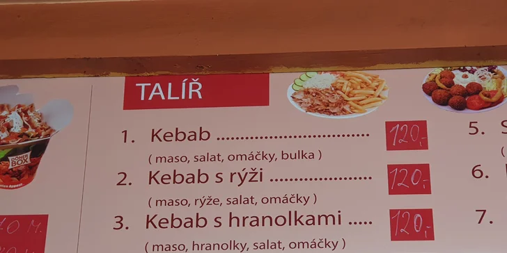 Rychlá svačina: kebab v pitě, tortille nebo s nudlemi či rýží, salát a tři druhy omáček