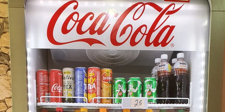 Rychlá svačina: kebab v pitě, tortille nebo s nudlemi či rýží, salát a tři druhy omáček