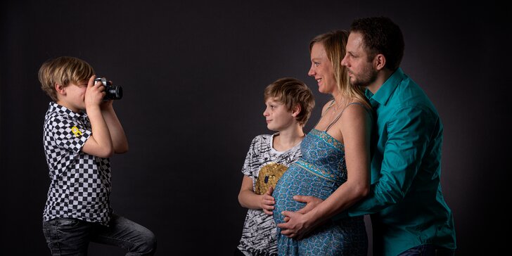 Focení pro rodiny, páry, těhotné i portrétní fotografie: v interiéru nebo exteriéru