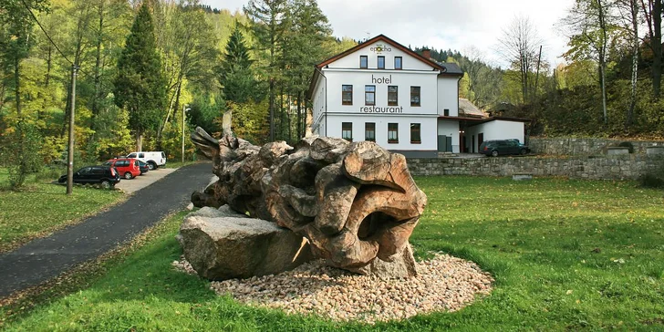 Až 8 dní v rodinném hotelu v Jizerkách: denně snídaně a dezert menu k tomu