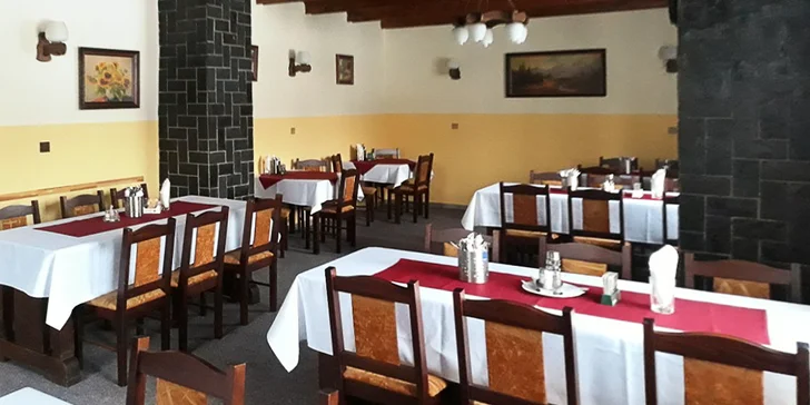 Masové prkno pro 2 nebo 4 osoby: příloha, hořčice, křen, pivo i pečivo