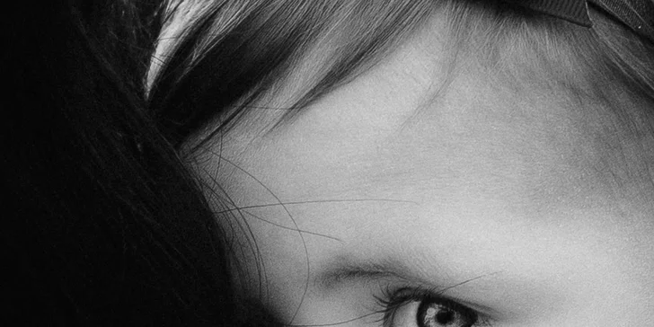 Podpořte dětství bez násilí: příspěvek na arteterapie i psychologa pro děti zažívající domácí násilí