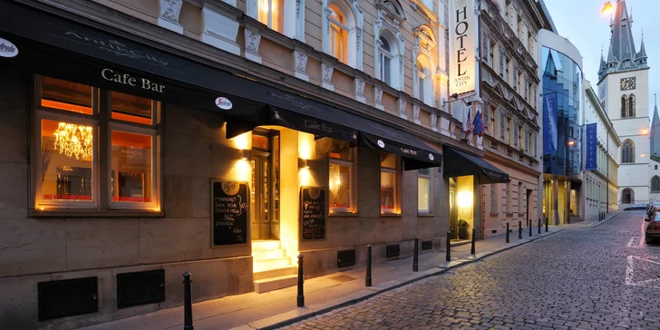 4* pobyt v historickém centru Prahy se snídaní i romantickým menu v restauraci u Karlova mostu
