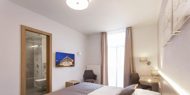 Ubytování a snídaně v hotelu pár kroků od O2 areny: 3 různé pokoje, 1–7 nocí, až 4 osoby