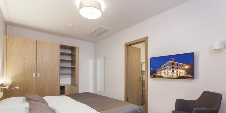 Ubytování v elegantním hotelu pár kroků od O2 areny: 3 různé pokoje, 1–7 nocí, až 4 osoby