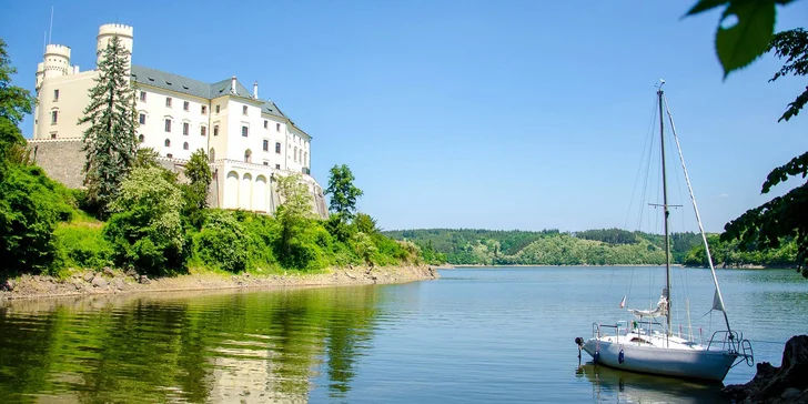 Výlet na zámek Orlík s prohlídkou a plavbou po Orlické přehradě