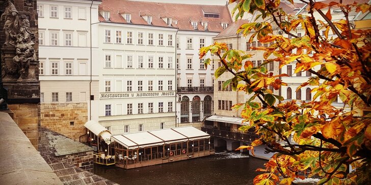 4* pobyt v historickém centru Prahy se snídaní i romantickým menu v restauraci u Karlova mostu