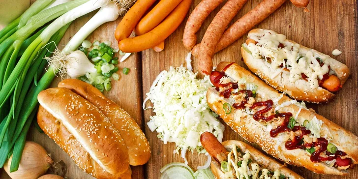 Hot dog podle výběru, hranolky a omáčka pro jednoho či dva na Dejvické