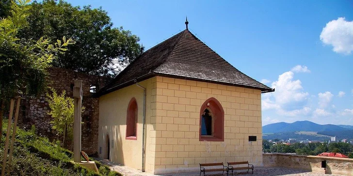 Do Trenčína a za Čachtickou paní: jednodenní výlet busem, termín v týdnu i o víkendu