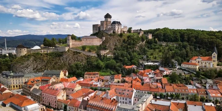 Do Trenčína a za Čachtickou paní: jednodenní výlet busem, termín v týdnu i o víkendu