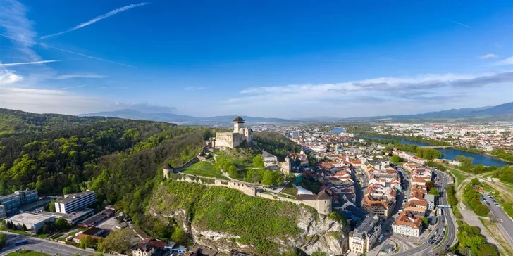 Do Trenčína a za Čachtickou paní: jednodenní výlet busem, termín v týdnu i o víkendu