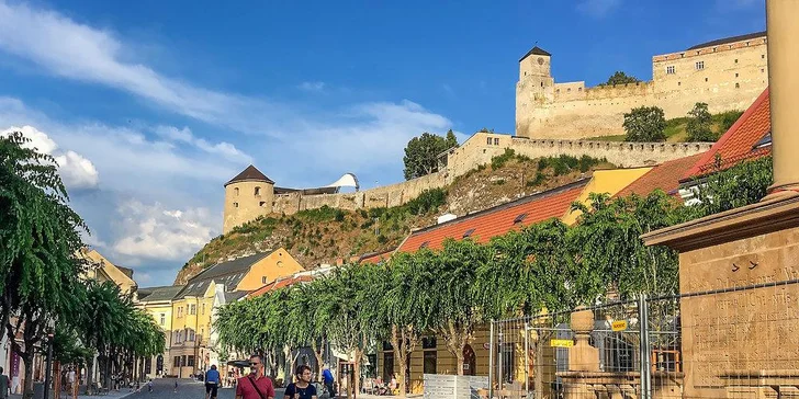 Do Trenčína a za Čachtickou paní: jednodenní výlet busem, termín v týdnu i o víkendu