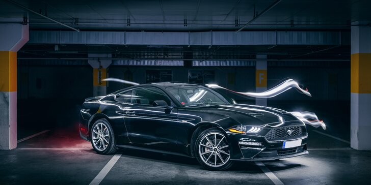Zážitek v Mustangu: 30 či 50 min. v nadupaném autě i vlastní řidičské video