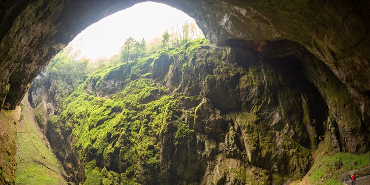 Celodenní výlet do Moravského krasu: prohlídka Macochy i Punkevních jeskyní a plavba po Punkvě