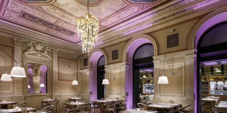Pobyt v glamour hotelu Cosmopolitan v centru Prahy a snídaně u Zdeňka Pohlreicha