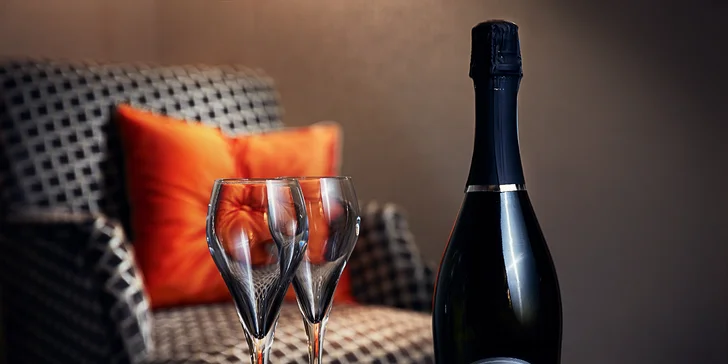 Pobyt v glamour hotelu Cosmopolitan v centru Prahy a snídaně u Zdeňka Pohlreicha