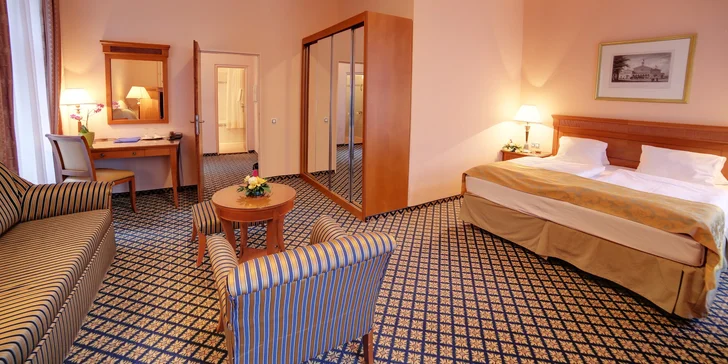 Odpočinek v Karlových Varech: lázeňský hotel s plnou penzí a procedurami