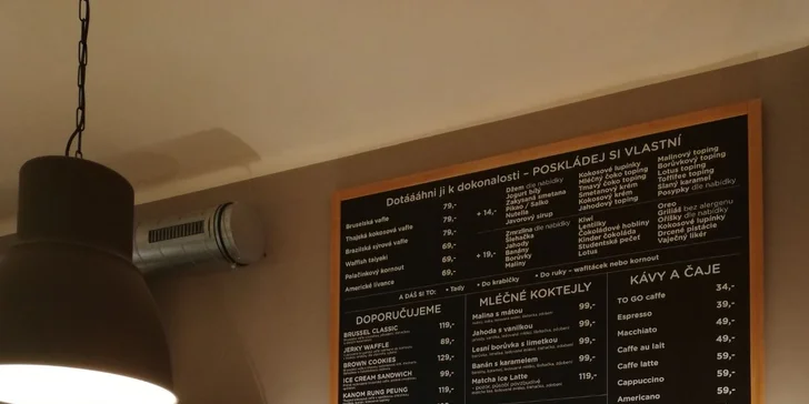 Waffish: vaflová pochoutka z Japonska se zmrzlinou, ovocem a polevou