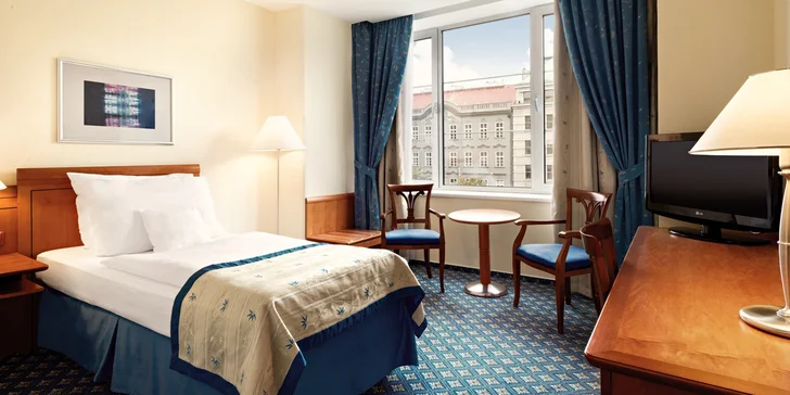 Pobyt ve 4* hotelu na Václavském nám.: snídaně i večeře a okružní jízda