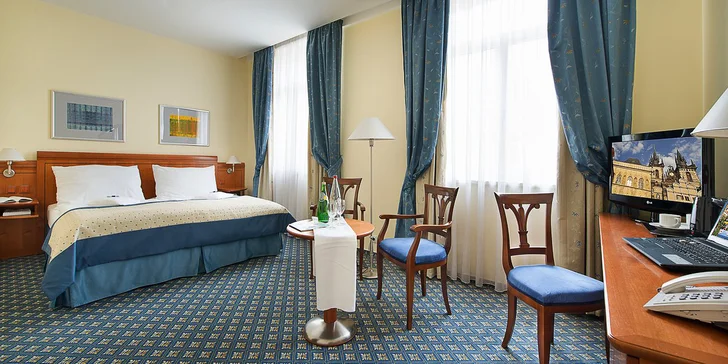 Pobyt ve 4* hotelu na Václavském nám.: snídaně i večeře a okružní jízda