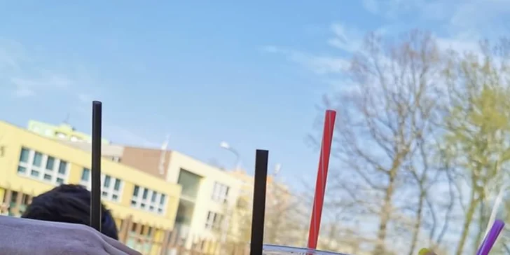 Vyzvedněte si drinky dle vlastního výběru na Stodolní ulici nebo si k nim dejte i nachos