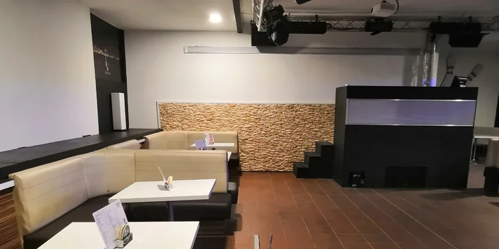 1 hod. bowlingu až pro 8 hráčů a 4 alkoholické drinky podle výběru