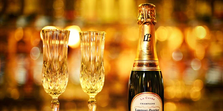 Drinky a drobné občerstvení pro 1 nebo 2 osoby v luxusní restauraci 5* Grand Hotelu Bohemia