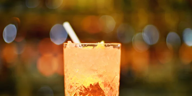 Drinky a drobné občerstvení pro 1 nebo 2 osoby v luxusní restauraci 5* Grand Hotelu Bohemia