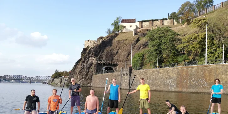 Skupinový kurz paddleboardingu pro začátečníky: vstup pro 1 až 4 osoby