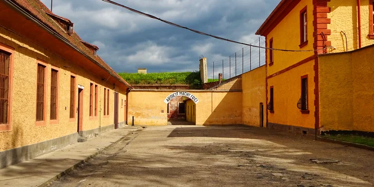 Exkurze do koncentračního tábora Terezín vč. vstupu, prohlídky a dopravy