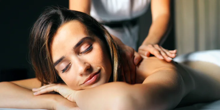 Masáž celého těla na míru: relaxace a zmírnění stresu i bolestivých obtíží