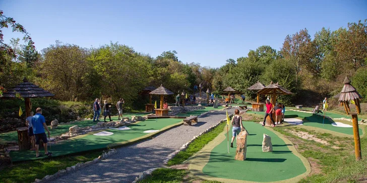 Celodenní vstupy na putting golf v krásném prostředí Resortu Svět v Úžicích