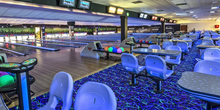 Zábava pro každou partu: bowling až pro 6 osob a 1 nebo 2 kg kuřecích křídel