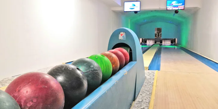 1 hod. bowlingu až pro 8 hráčů a 4 alkoholické drinky podle výběru