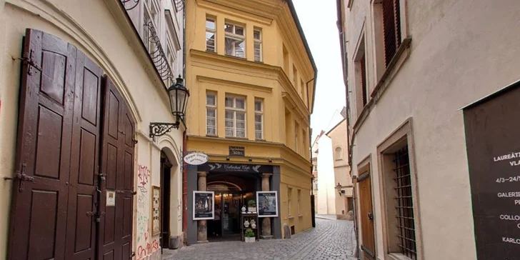 Romantický pobyt v srdci Prahy: elegantní apartmán se snídaní a kreditem na večeři