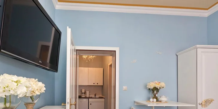 Romantický pobyt v srdci Prahy: elegantní apartmán se snídaní a kreditem na večeři