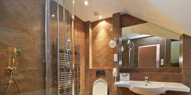 Romantický pobyt v srdci Prahy: elegantní apartmán se snídaní a kreditem na večeři