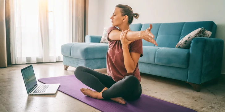 Online workshop hormonální jóga pro ženy podle Dinah Rodrigues