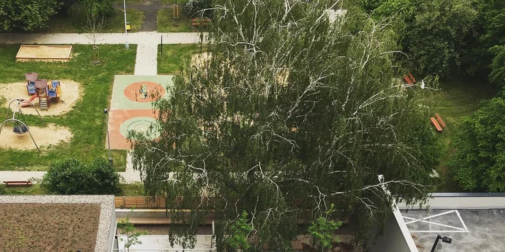 Do víru velkoměsta: nový hotel v Praze, snídaně, fitness a knihovna i herní místnost