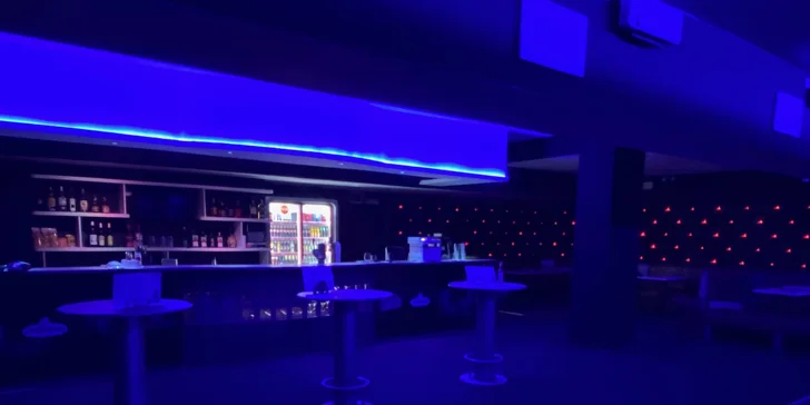1 hod. bowlingu až pro 8 hráčů a 4 alkoholické drinky podle výběru