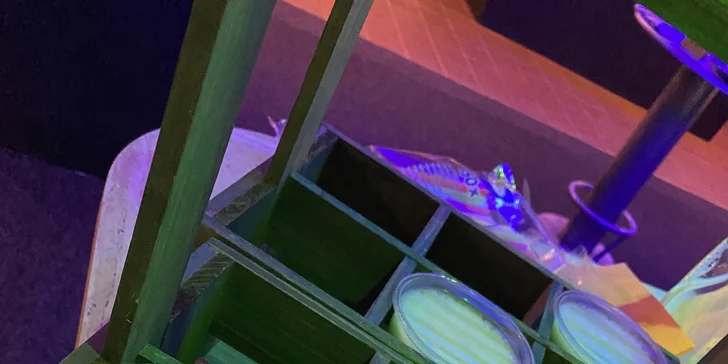Vyzvedněte si drinky dle vlastního výběru na Stodolní ulici nebo si k nim dejte i nachos